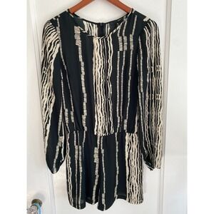 AQUA Romper Shorts Womens Small Black Beige Long Sleeve Abstract Stripe Zip Back